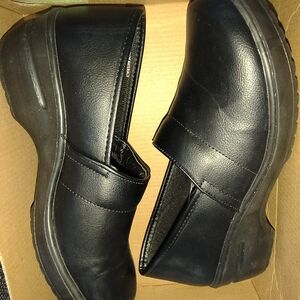Easy Street Black Slip-On Women’s Work Clogs